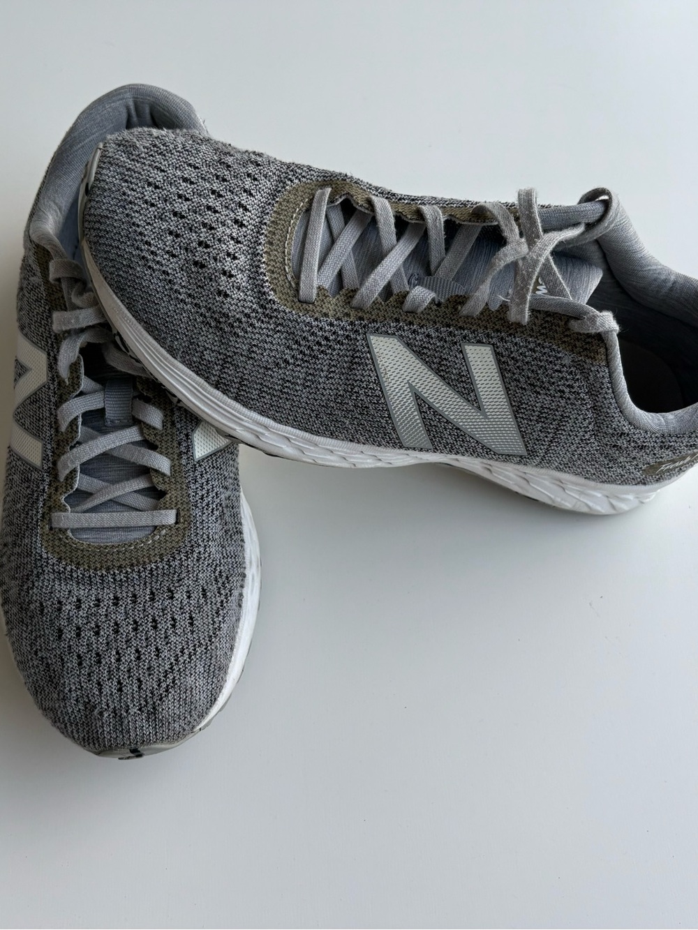 New Balance Women's Fresh Foam Arishi WARISRG1 Gray White Running Shoes Size 8.5